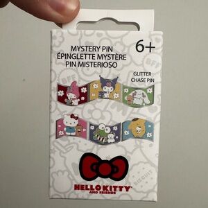 Hello Kitty Glitter Mystery Pin box - 6 available